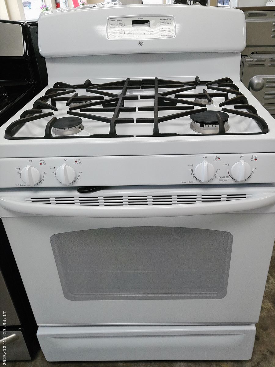 Wite GAS Stove with 5th Burner~Excellent Condition~90 Day Guarantee