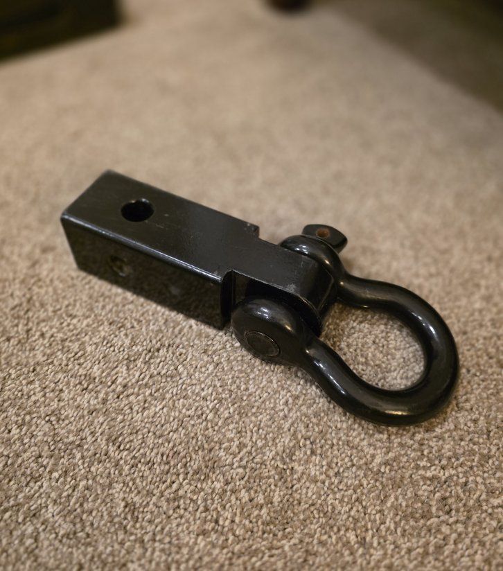 Heavy-Duty Hitch Receiver D-Ring Shackle