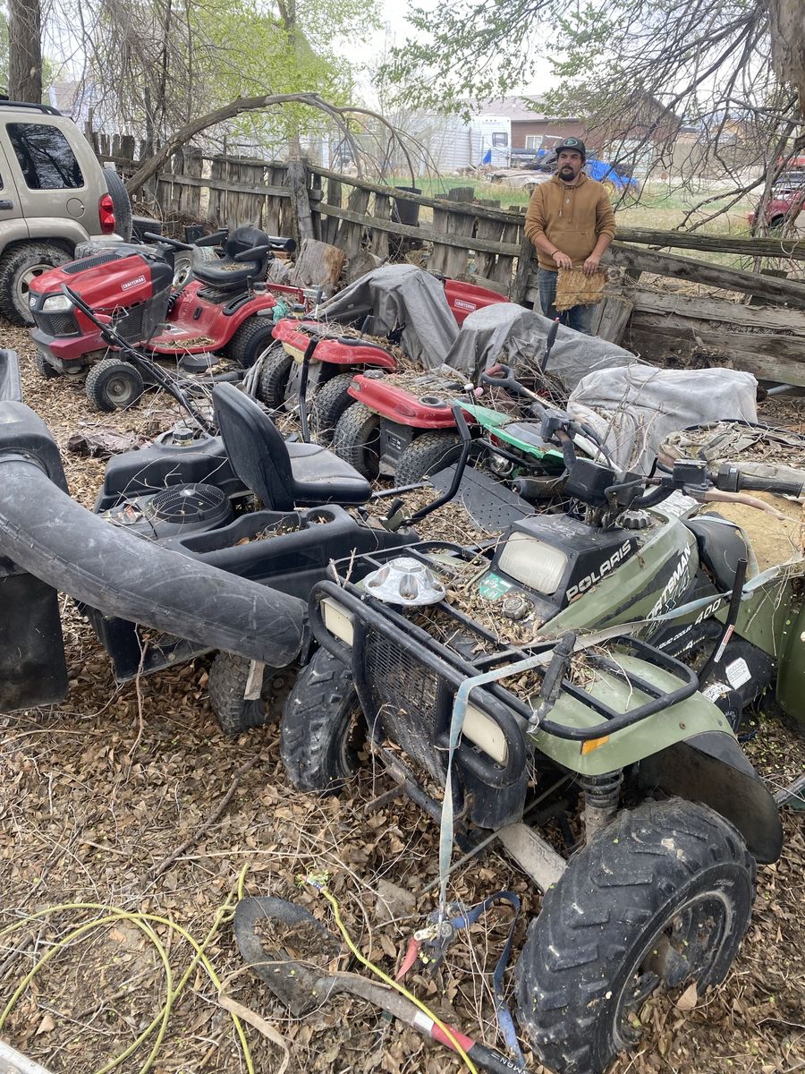 Lawnmowers/ Fourwheelers