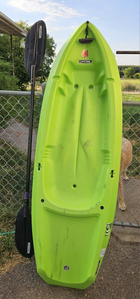 Lifetime Youth Wave Kayak - 6 ft., Lime Green with Paddle, Excellent Condition