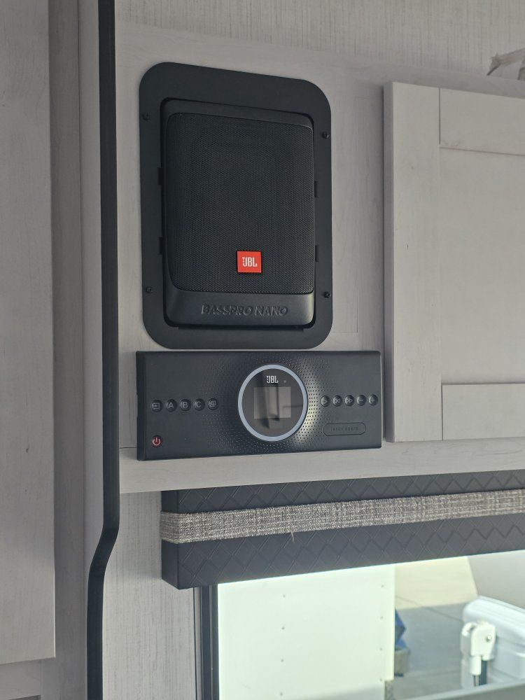 Main image 6