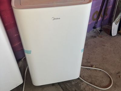 Midea 8,000 DOE - 12,000 BTU Air Conditioner