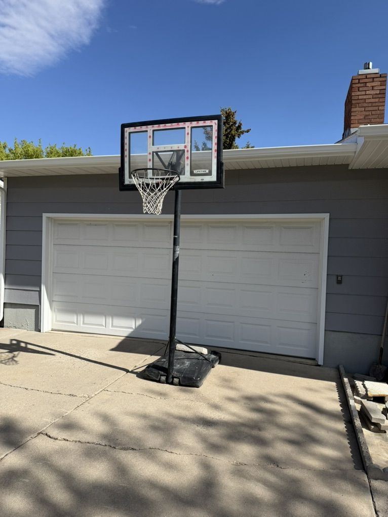 Outdoor basketball Hoop Lifeline Brand
