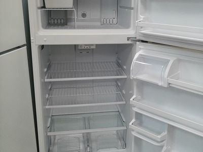 18 cf Top Freezer Refrigerator~90 Day Guarantee