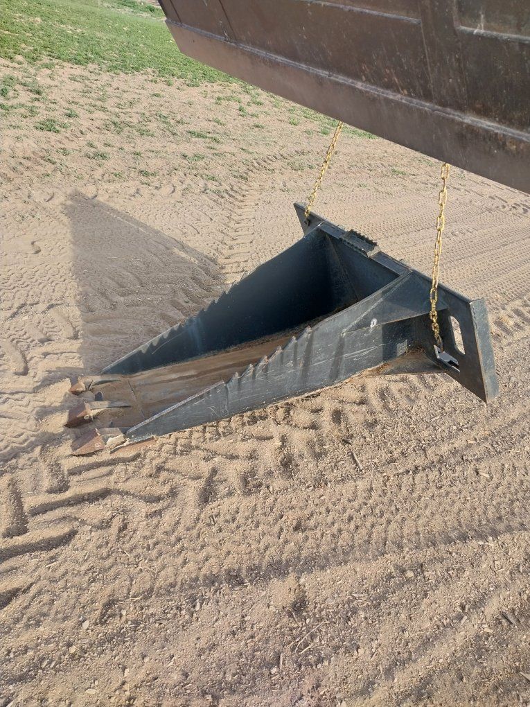 Demolition bucket