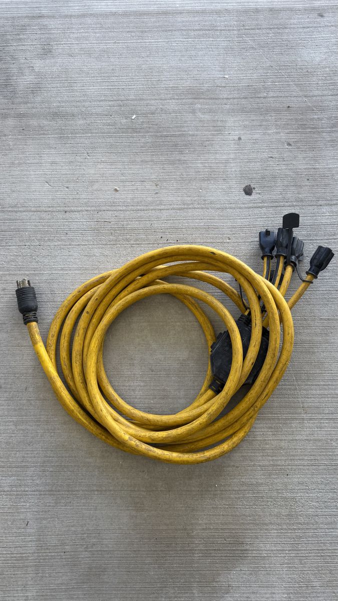 30 Amp Generator Extension Cord 125/250V/ 4 Outlet