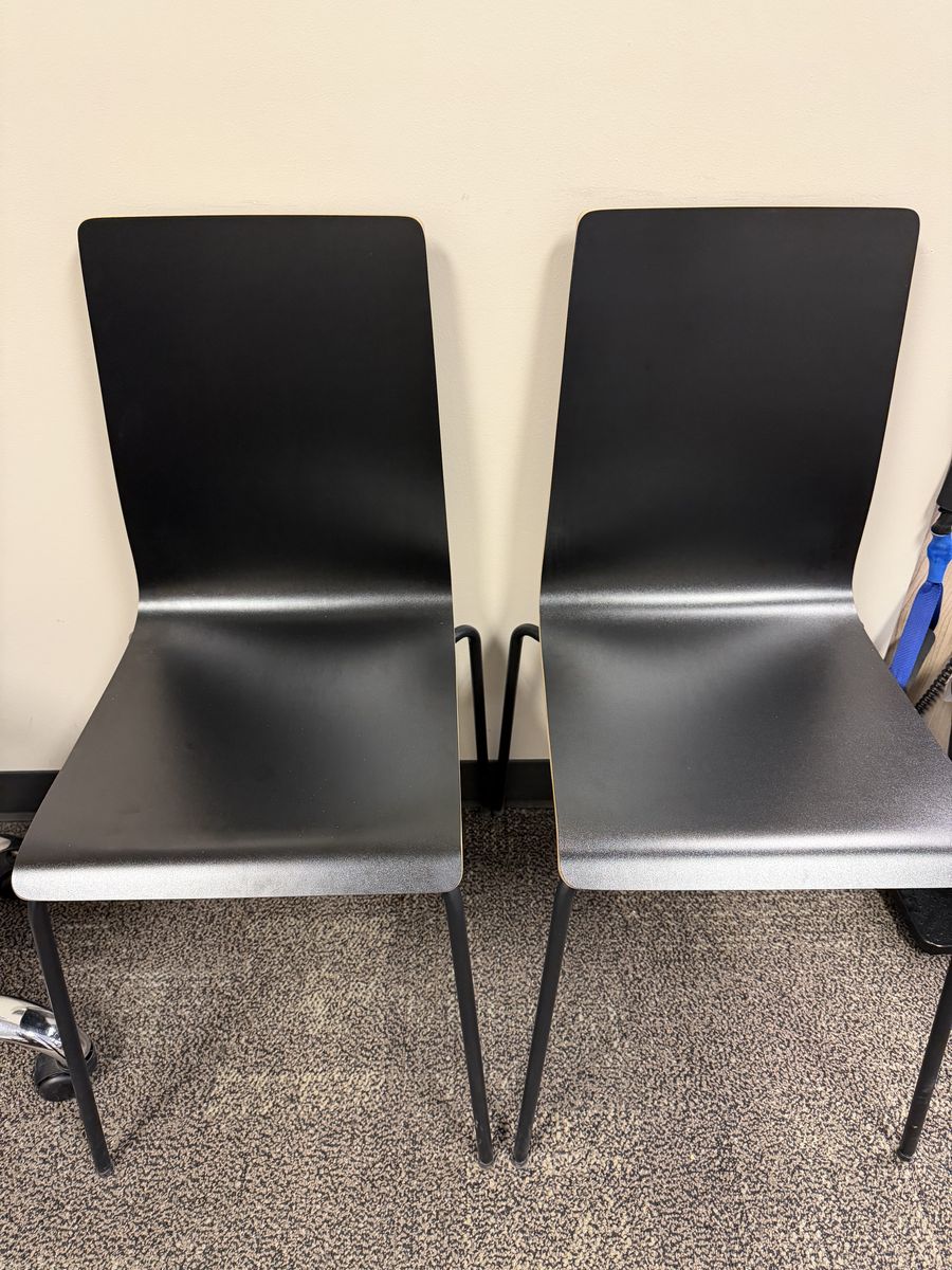 Set of four dinning table chairs