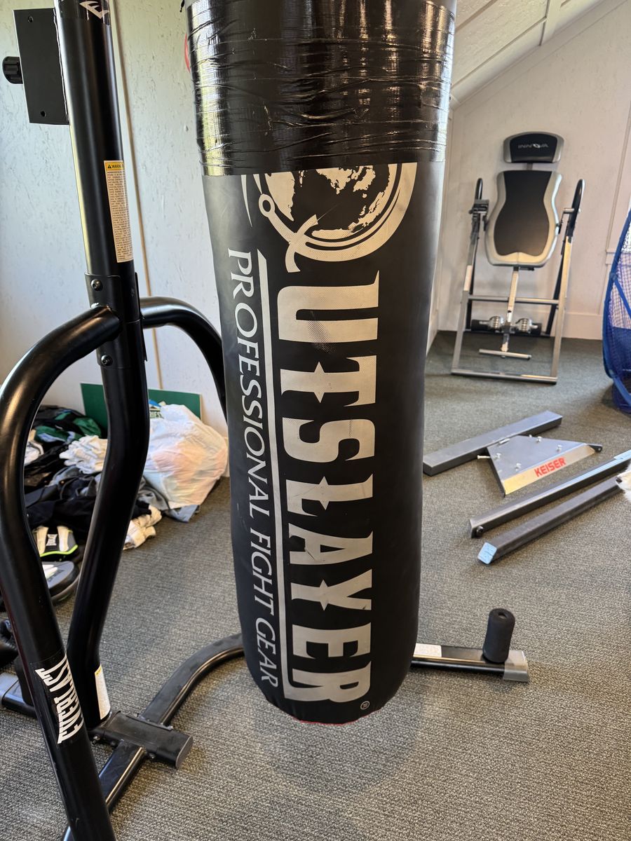 Outslayer boxing full bag with stand