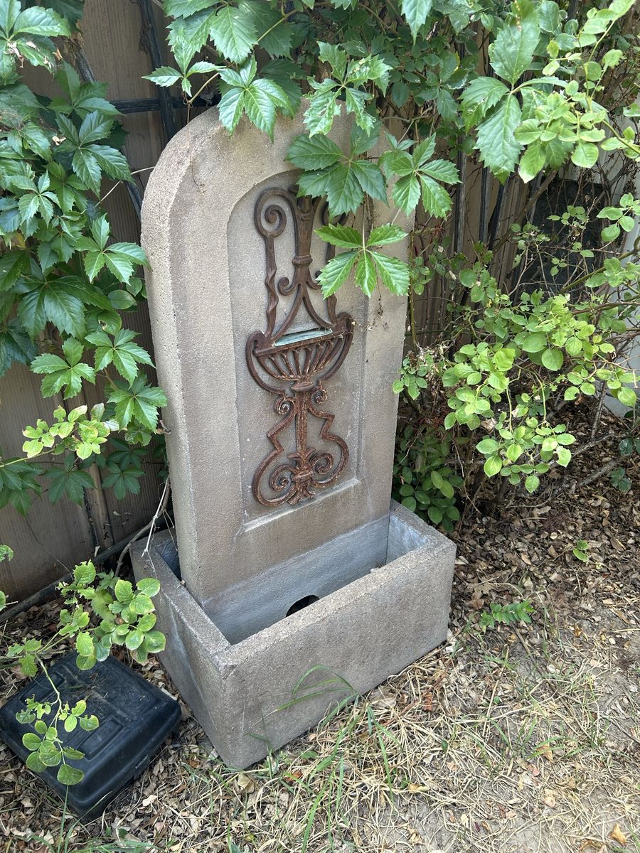 Large fountain
