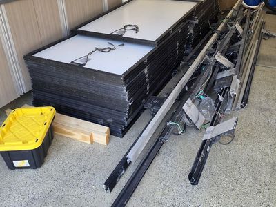 Solar Combo — 30x Canadian Solar 250W Panels + 30 Enphase M250 Microinverters + Rails (~7.5kW)