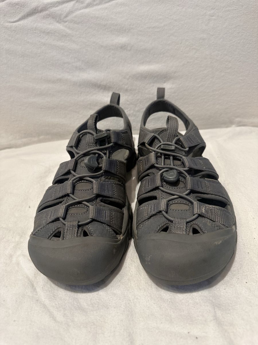Keen men’s size 9.5 gray waterproof, hiking sandals