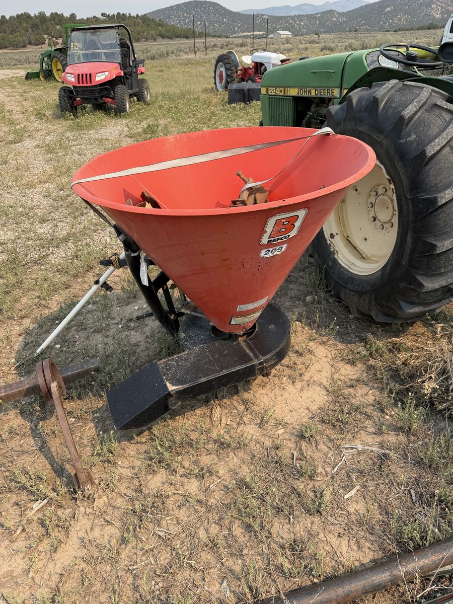 Befco 209 3-Point Hitch Cone Spreader / Fertilizer Seeder