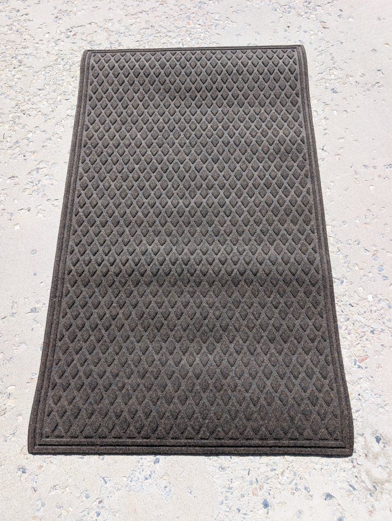 New 3ft by 5ft Outdoor Heavy Duty Rug