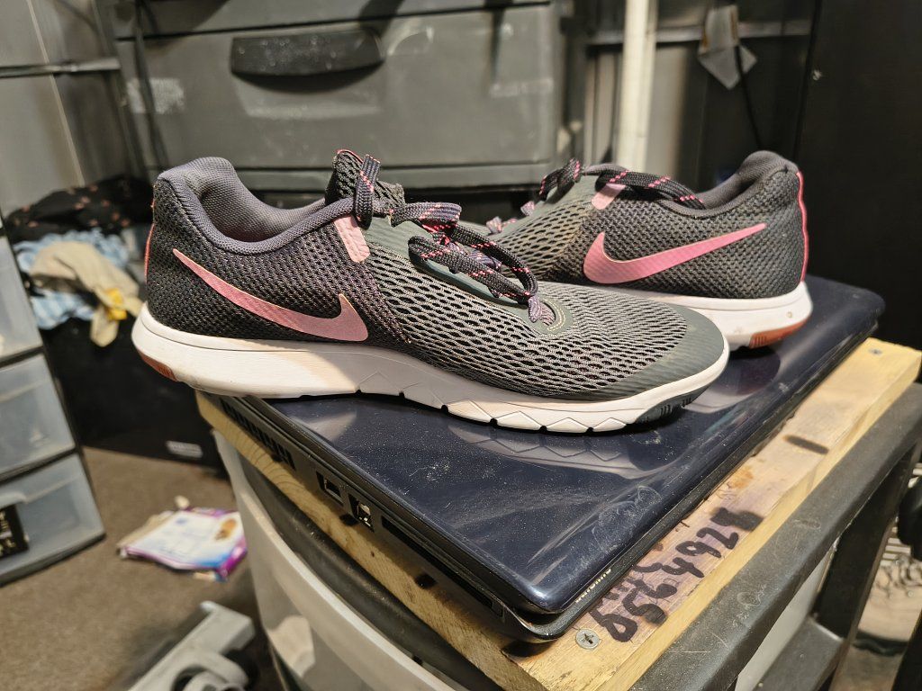 woman Nike Flex Experience RH5 shoes size 8