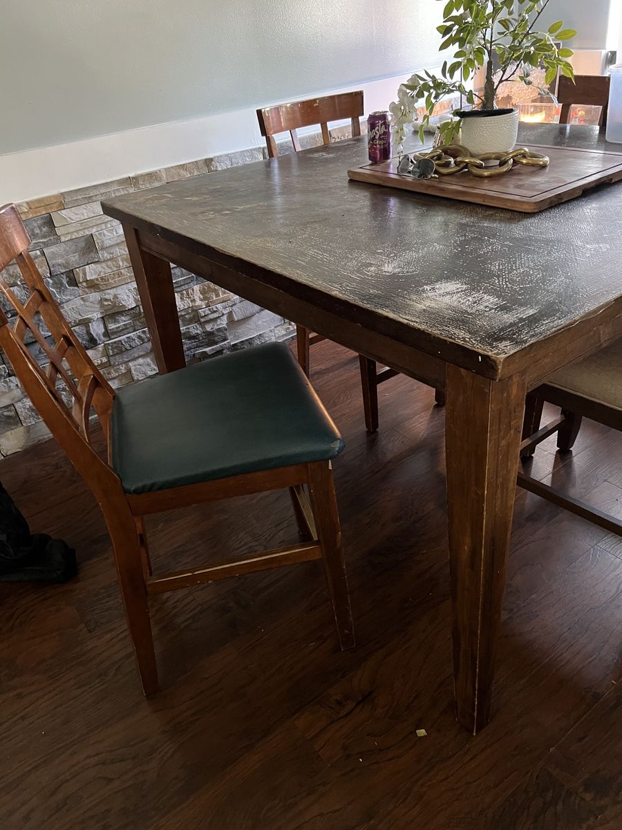 Dining table and 4 chairs