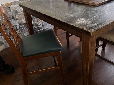 Dining table and 4 chairs