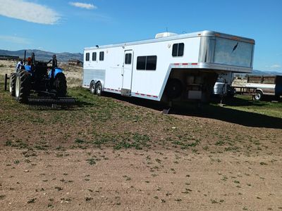 2004 Horse Featherlite LQ, 3 horse.