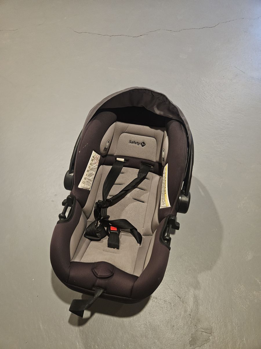 Safety 1st car seat and base