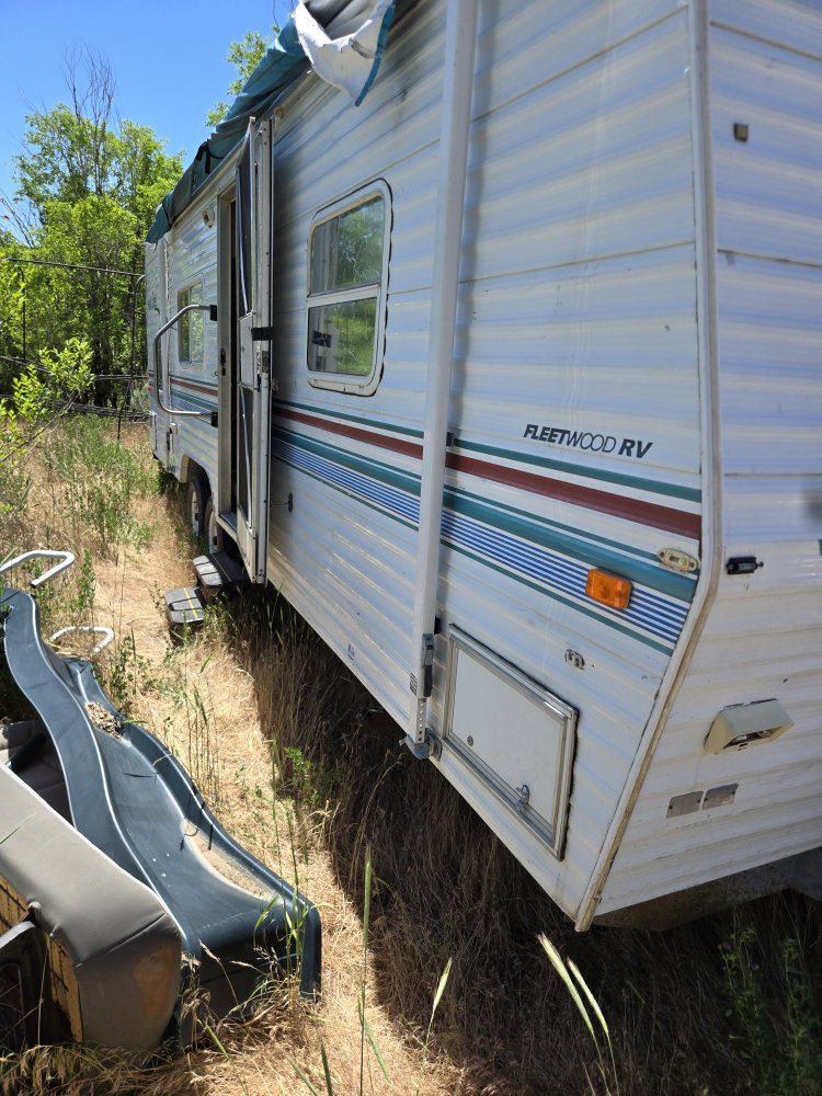 Mallard Camping Trailer 30 ft