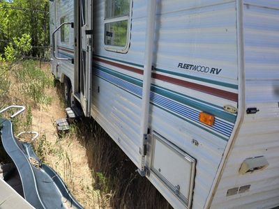 Mallard Camping Trailer 30 ft
