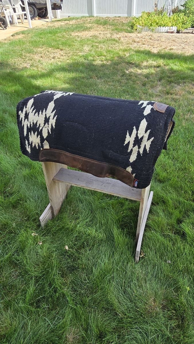 Weaver 32" Saddle Pad Black and White Pattern