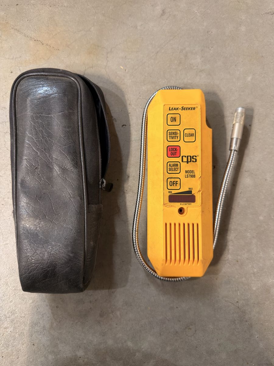 CPS Leak-Seeker LS790B Refrigerant Leak Detector with Case - HVAC/Automotive
