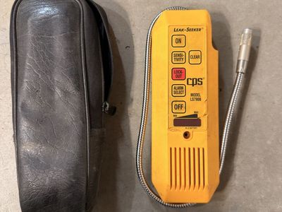 CPS Leak-Seeker LS790B Refrigerant Leak Detector with Case - HVAC/Automotive