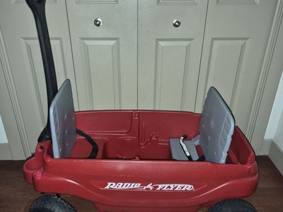 Radio Fyler Red Wagon