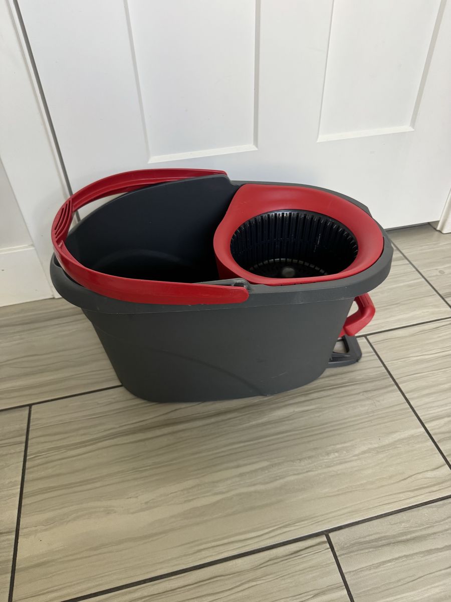 Spin Mop Bucket with Foot Pedal and Wringer Basket (Gray/Red) No Mop 