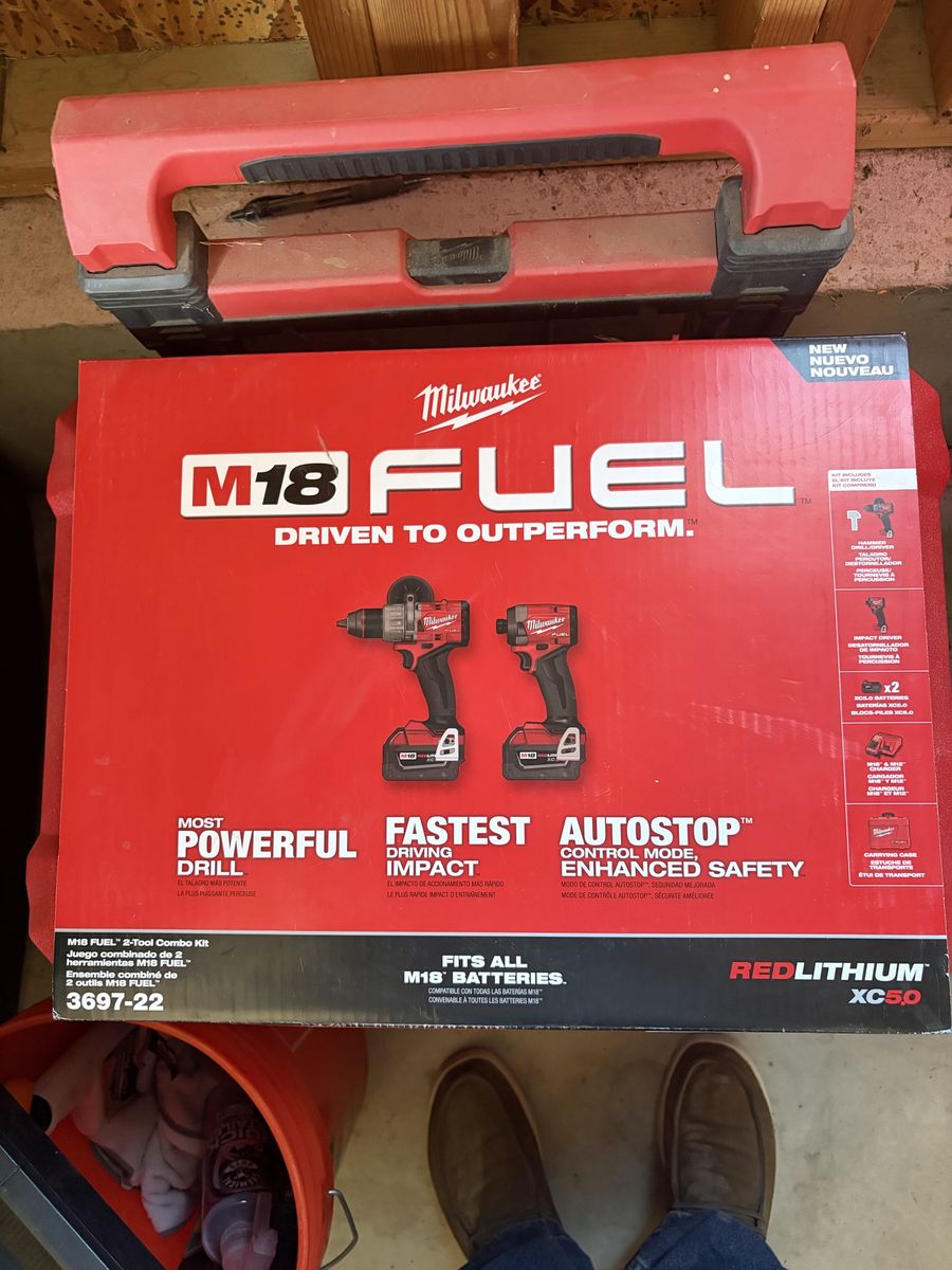 NEW Milwaukee M18 FUEL 2-Tool Combo Kit (Model 3697-22)
