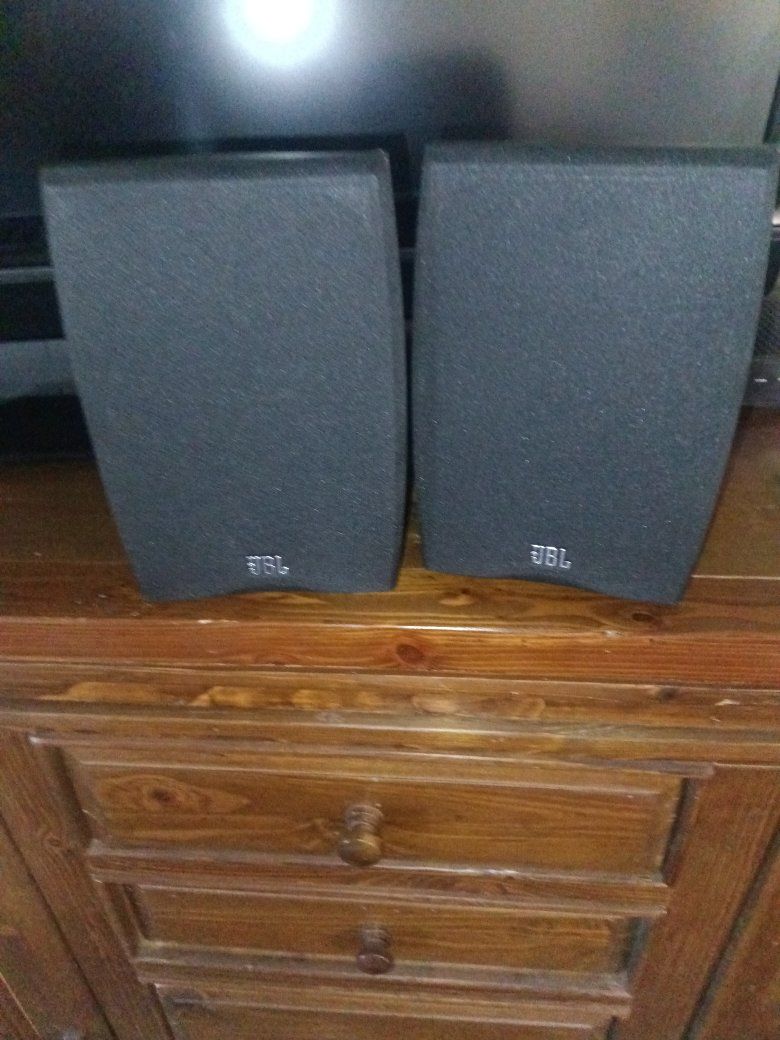 JBL N24-II Speakers for Bookshelf or Stands Awesom