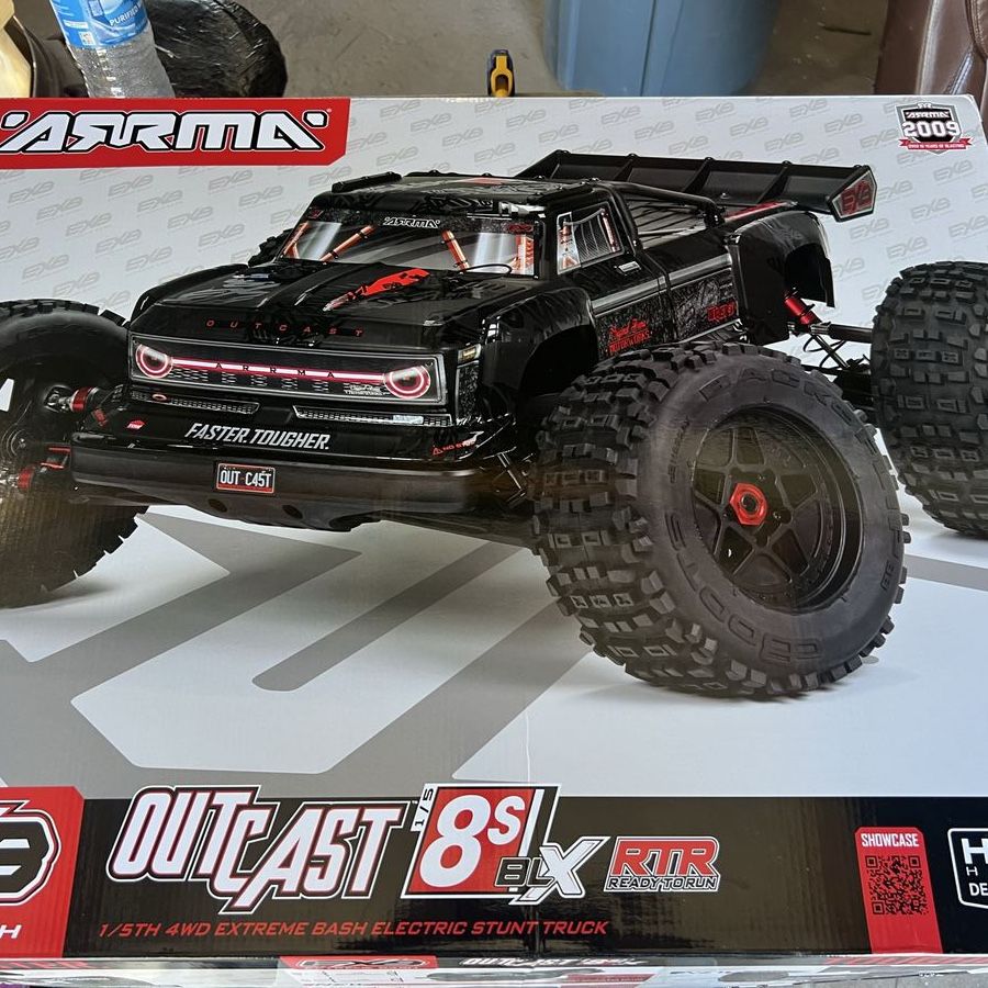 ARRMA OUTCAST EXB 8S. NIB