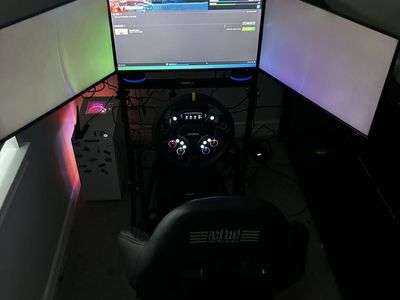 Next Level Racing gt 2.0 racing driving sim simulator Moza Logitech with pc triple monitor