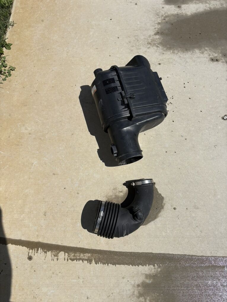 2008-2009 F-250 F-350 Stock Air Box And Filter