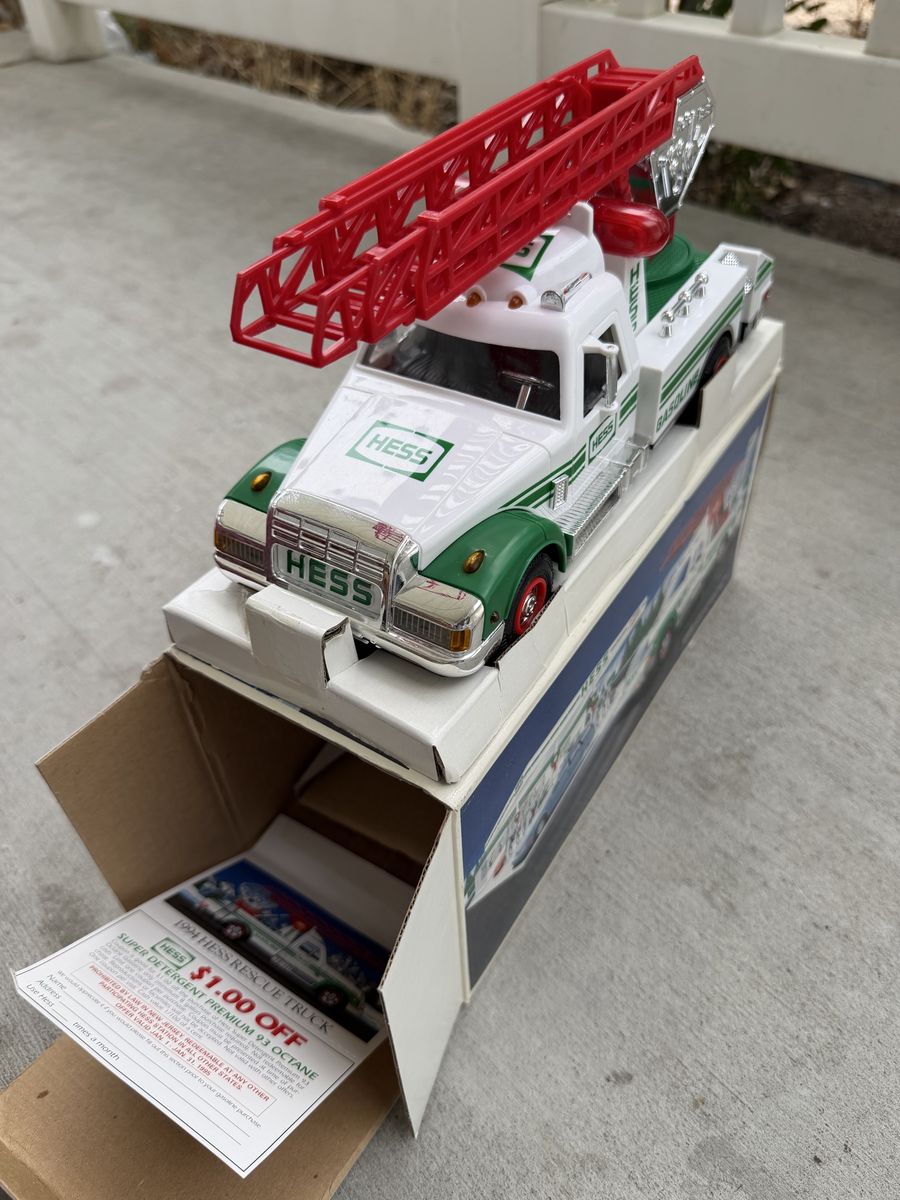 1994 Hess Super Duty Rescue Truck with Pulsating Headlights, Emergency Flashers - Original Box