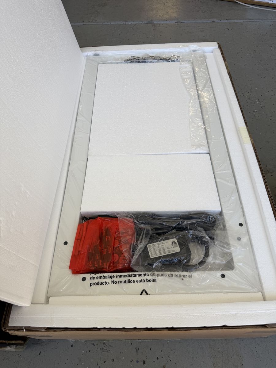 Main image 3
