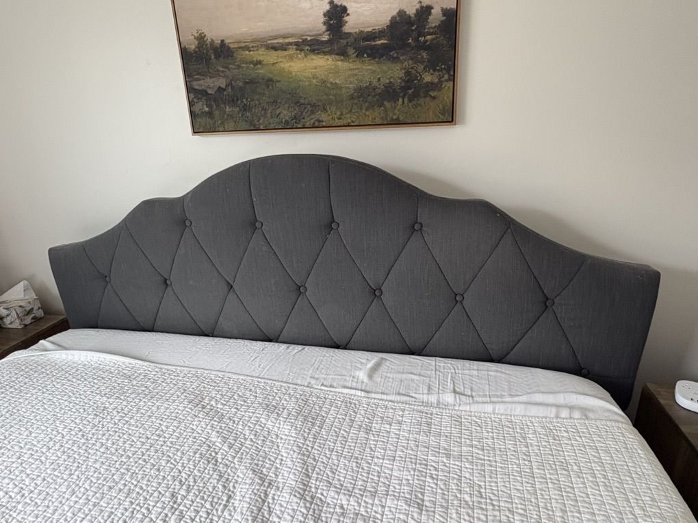 King-Size Upholstered Bed Frame Tufted
