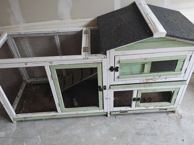 Wooden Outdoor Rabbit Hutch & Small Animal Coop Enclosure