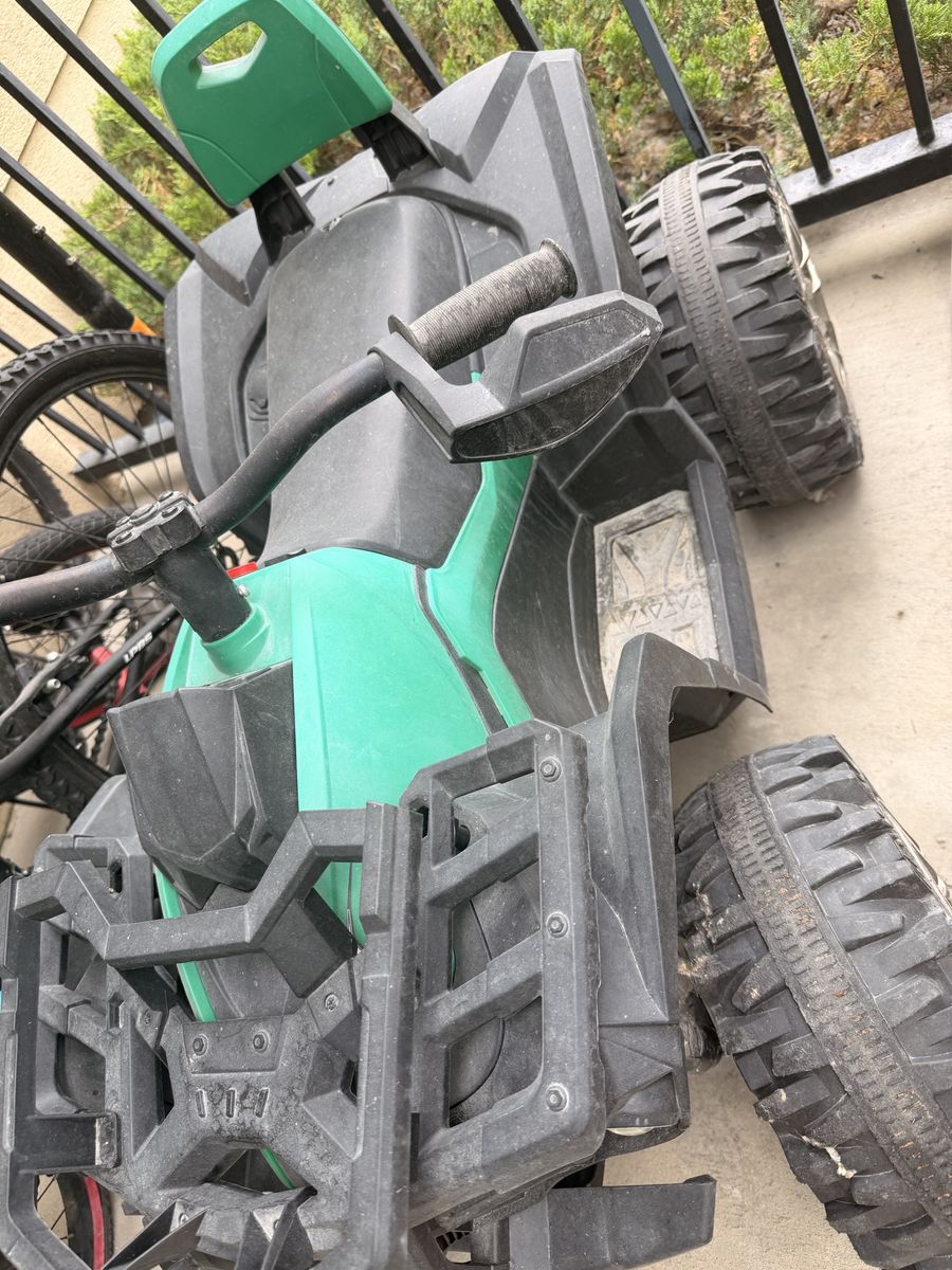 4 wheeled motorcycle
