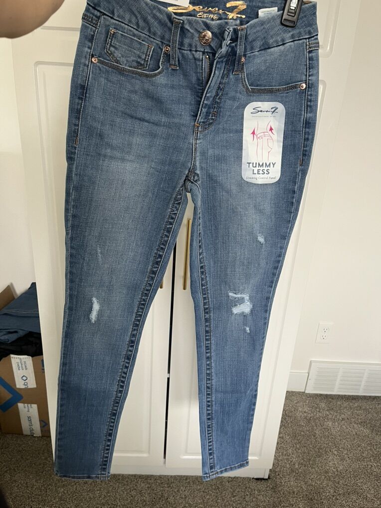 New! 2 Pair Size 4- Womens slim Fit Jeans