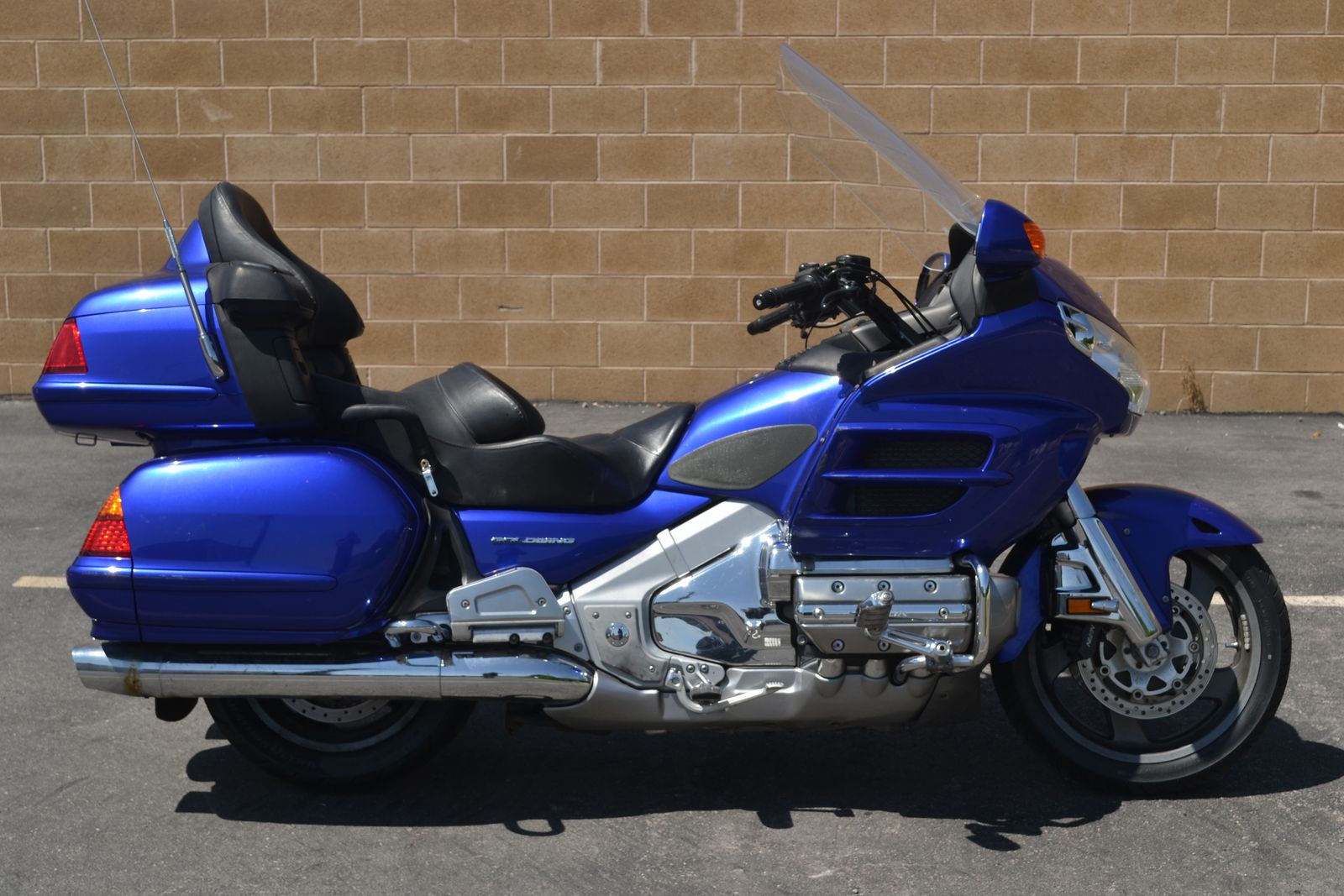 2005 Honda Goldwing 1800 - Touring Cruiser - GL1800