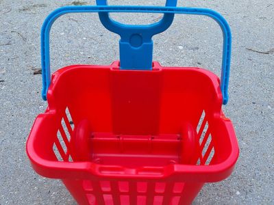 Melissa and Doug Rolling Shopping Cart