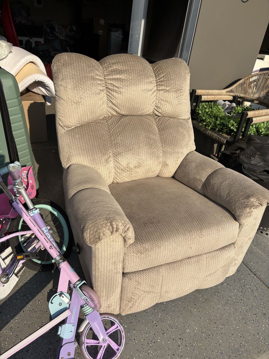 Beige Fabric Upholstered Recliner Armchair with Padded Back