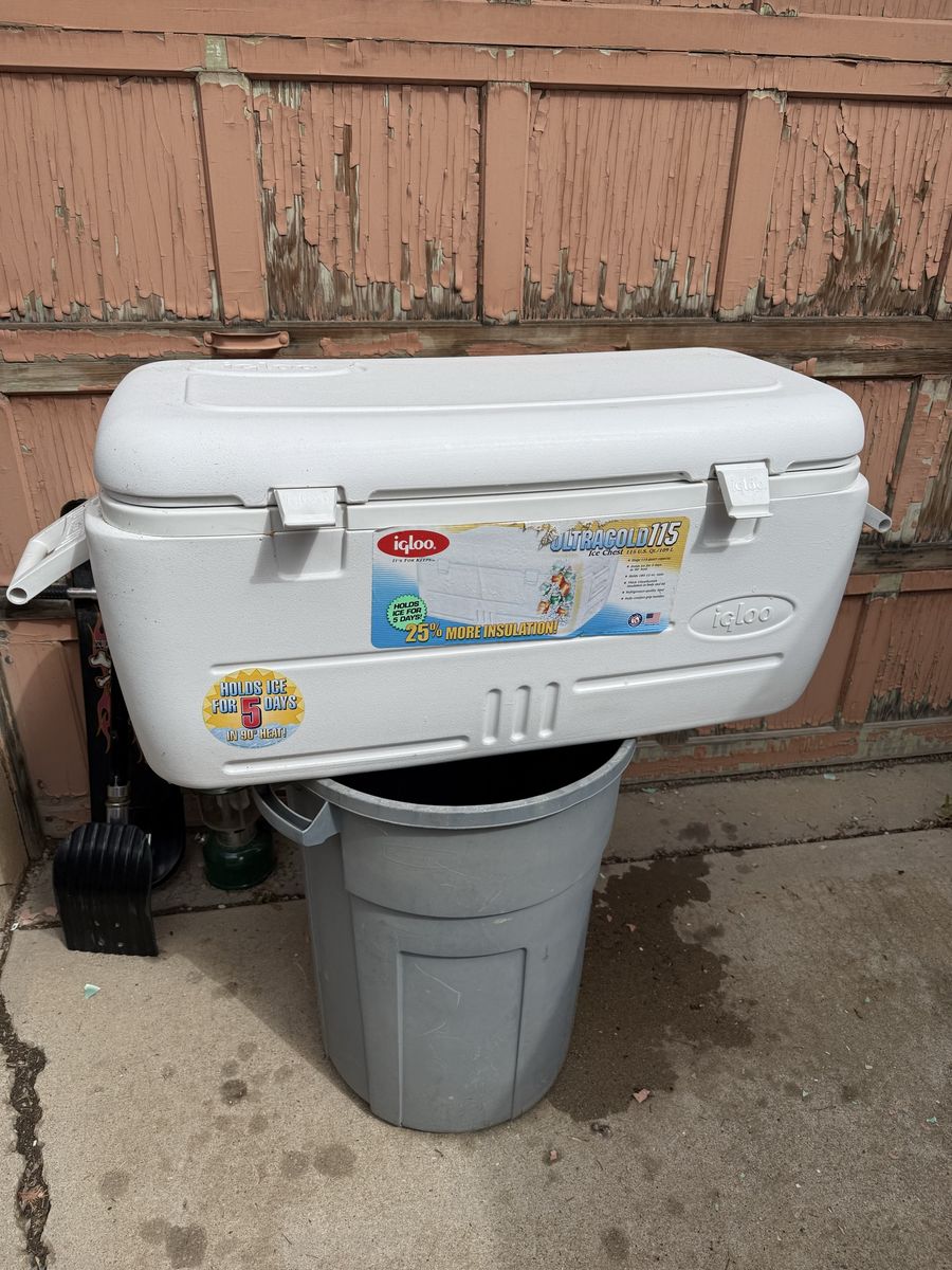 Igloo Cooler