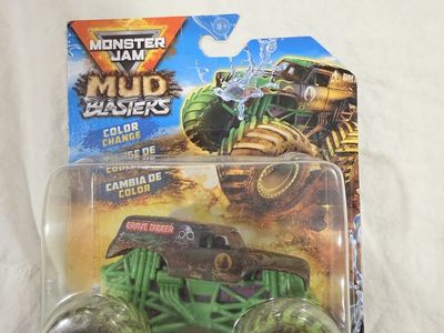 Monster Jam Mud Blasters Grave Digger Color Change Die-Cast Truck