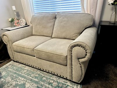 Southport Loveseat