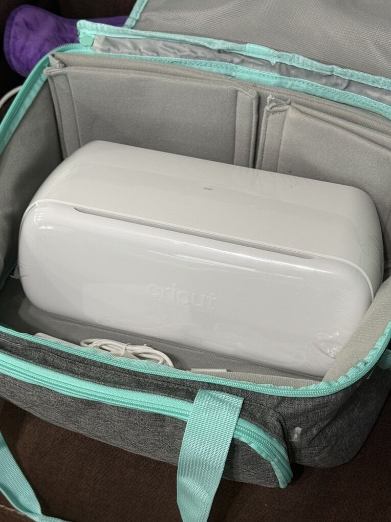 Cricut Joy XTra New & Carrying Case