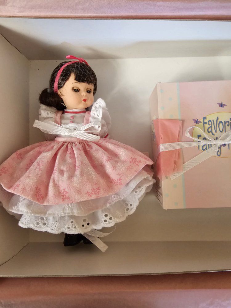 Madame Alexander Wendy's Favorite Fairy Tales