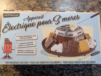 Nostalgia Electric S'mores Maker with Compartment Trays