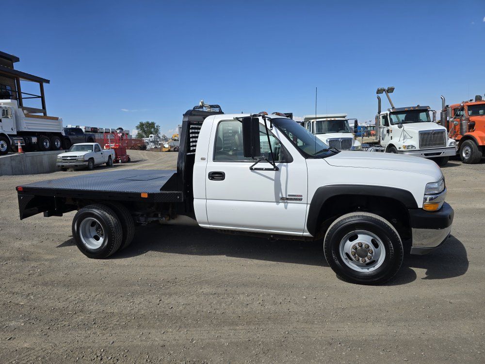 2001 Chevy 3500 Single Cab Flatbed 4wd Diesel 81k Miles 